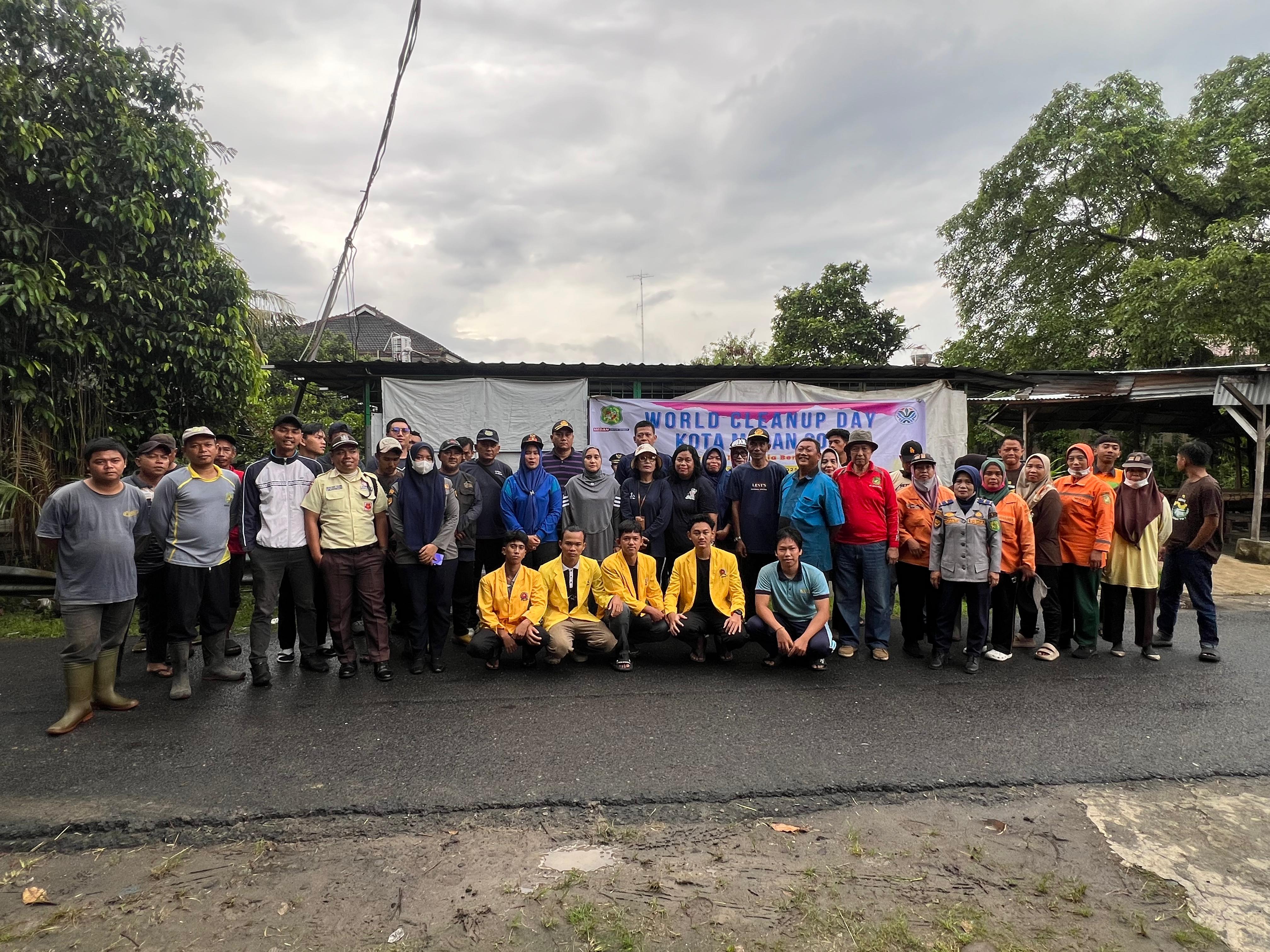 Gotong Royong Kelurahan Simpang Tanjung dalam Rangka WORLD CLEANUP DAY 2025